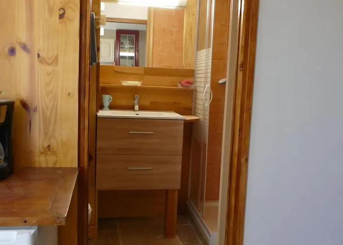 לינה וארוחת בוקר Les Bois Rouges