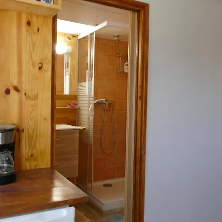 Les Bois Rouges Bed & Breakfast *