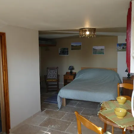 Les Bois Rouges Bed and breakfast La Rochegiron
